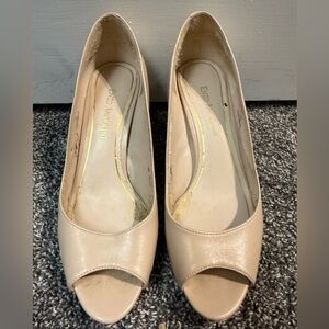 Enzo Angiolini nude leather peep toe heels size 7